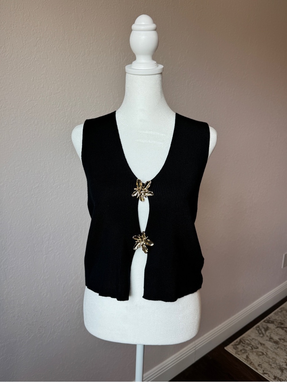 NWT Camila Coelho Black Knit Tank Top with Gold Floral Clasps